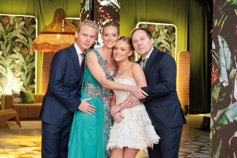 Sebastián Abente Dioverti, Mariángela Dioverti, Luciana Abente y Federico Abente.